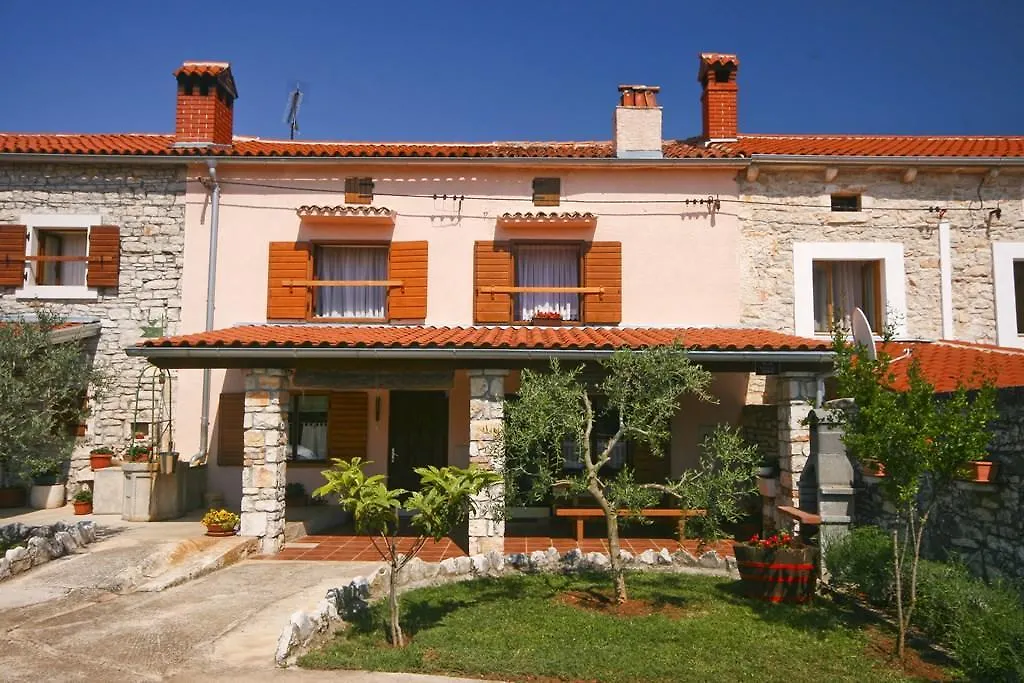 Holiday Home Orihi Barban 0*,  Croacia