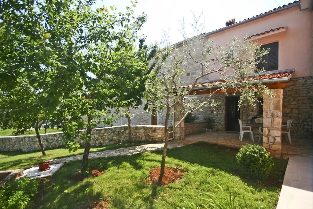 Holiday Home Orihi Barban 0*,  Croacia
